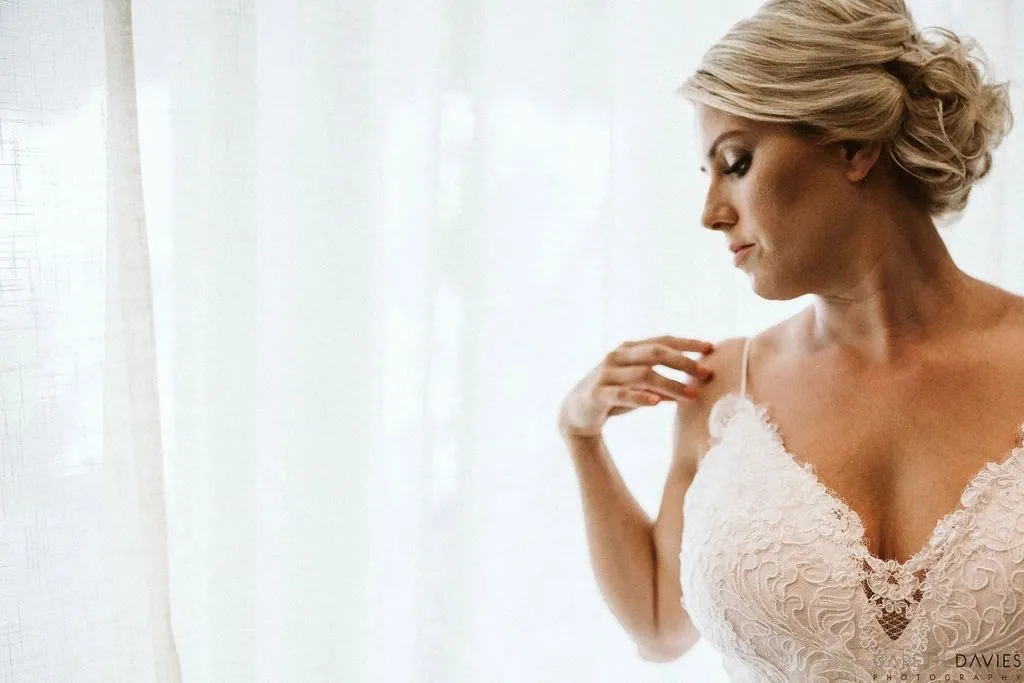 Choosing the Perfect Hairstyle for Your Wedding Dress