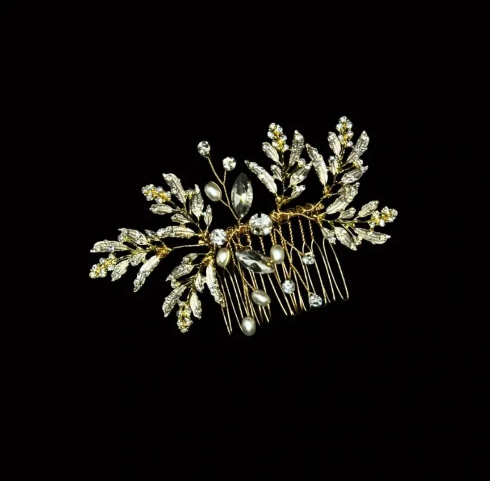 Bridal hair accessory 57